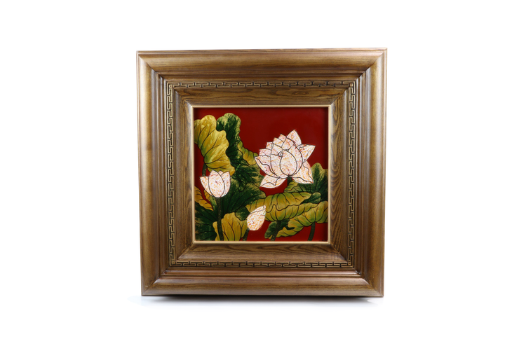 Lotus lacquer painting inlaid with egg mosaic, size 30x30 cm