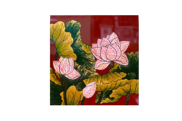 Lotus lacquer painting inlaid with egg mosaic, size 30x30 cm