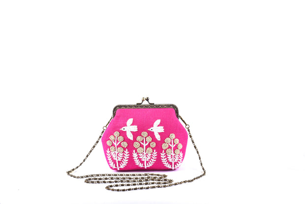 Linen Coin Purse with Iron and Zinc Alloy Handle Frame and Hand-sewn Birds and Flowers Patterns.