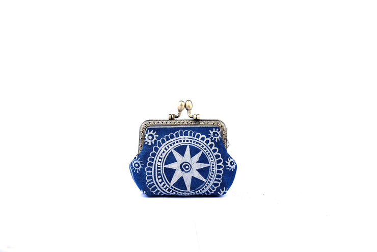 Coin Purse with Iron and Zinc Alloy Handle Frame and Hand-drawn Bee wax Brocade Pattern