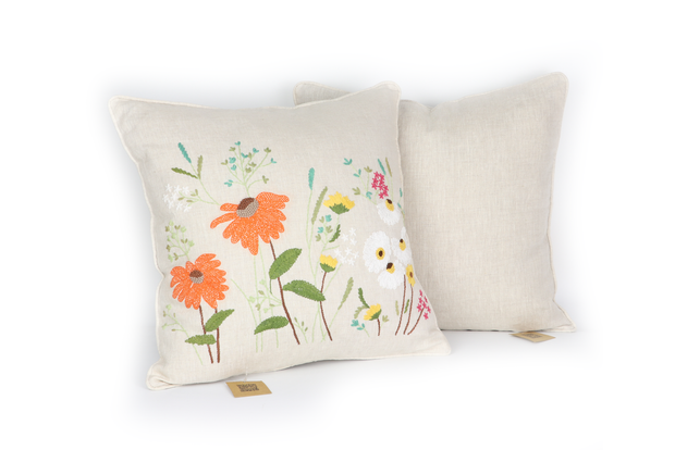 Square embroidered linen pillow 45 x 45 CM with floral patterns (E)